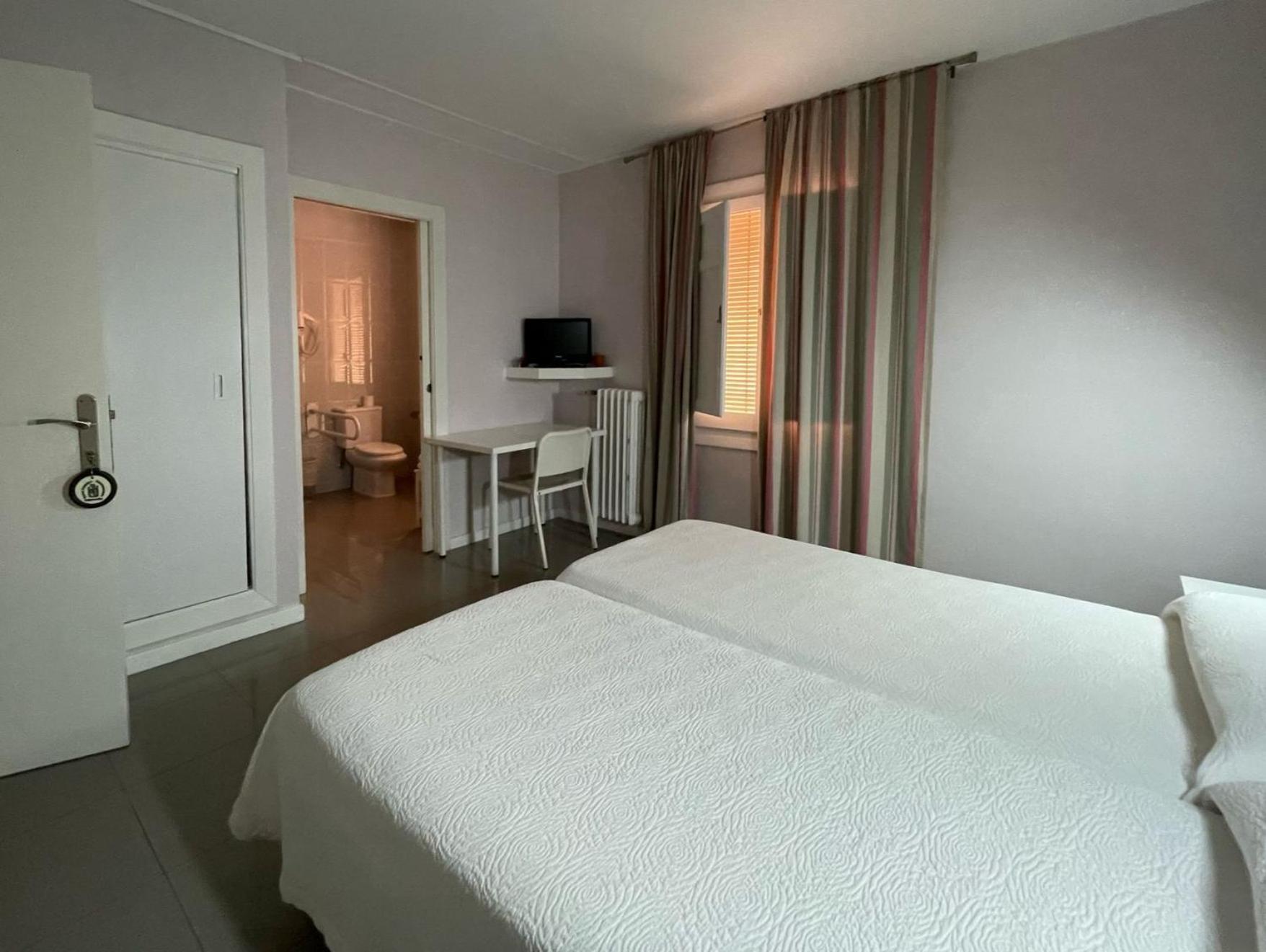 Hotel Fidalgo كالاموتشه المظهر الخارجي الصورة